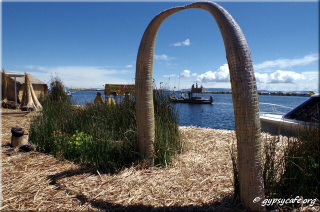 5. Arch 1 - Uros Island - Lake Titicaca - Peru