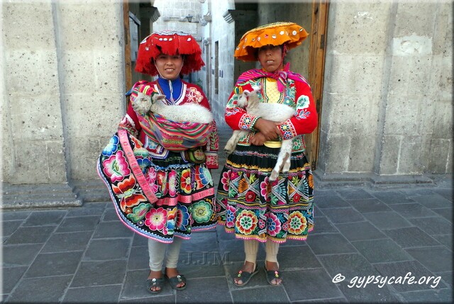 Traditional Peruvian Women 