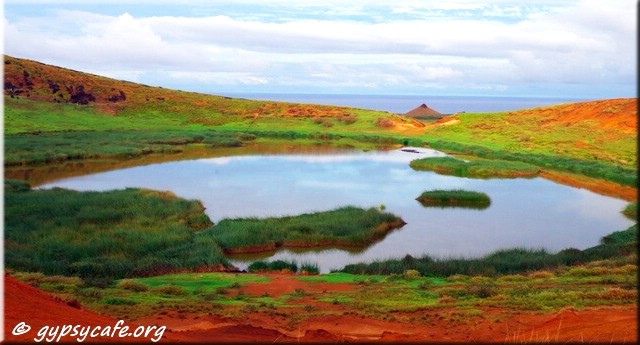 Rano Raraku crater - Vantage Point Lake View (2) - Rapa Nui